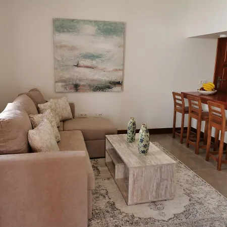 빌라 Luxury Anjomacar *