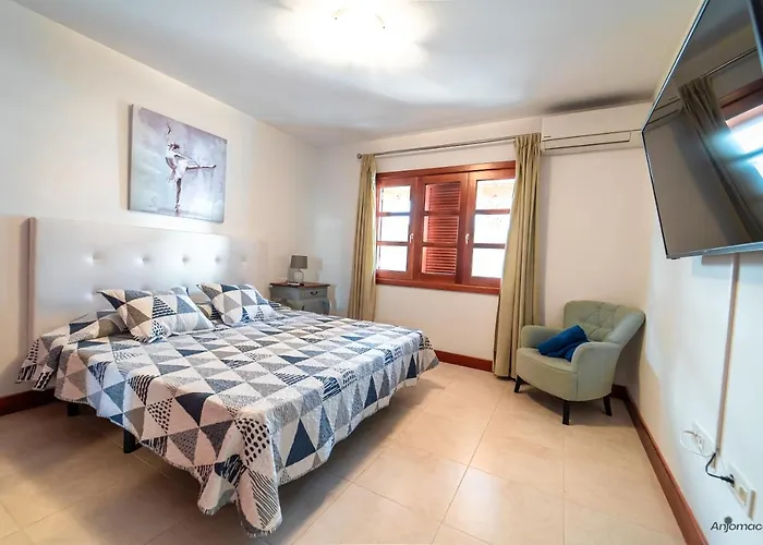 빌라 Luxury Anjomacar *