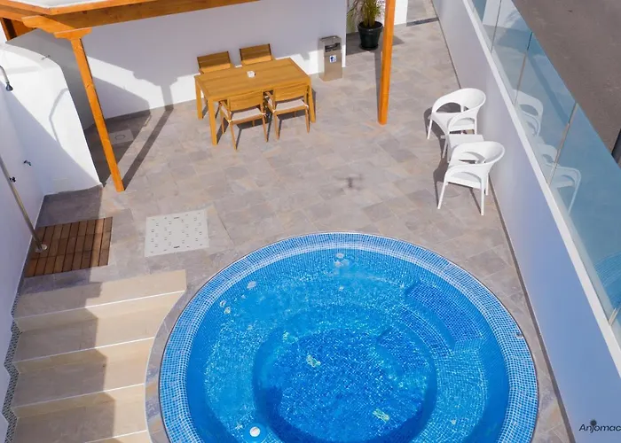 Luxury Anjomacar Вилла