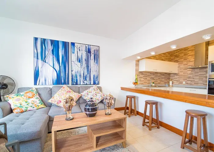 Luxury Anjomacar Тегисе